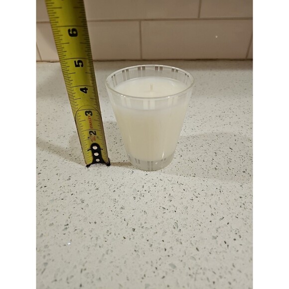 NEST New York Fragrances Grapefruit Scented Candle 8.1 oz New In Box Great Gift! - Picture 5 of 5